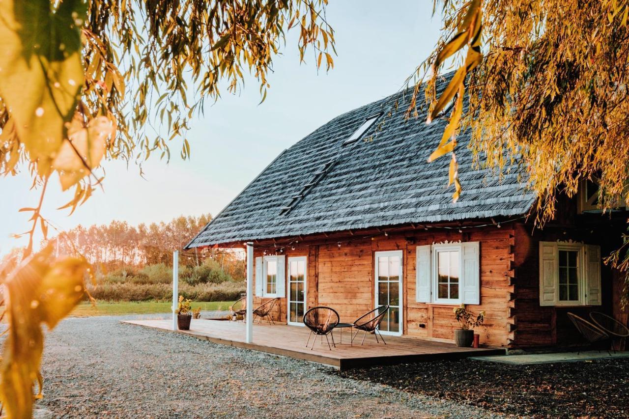 Chatka Pradziadka I Jurty Na Wodzie Pokrowka Exteriér fotografie